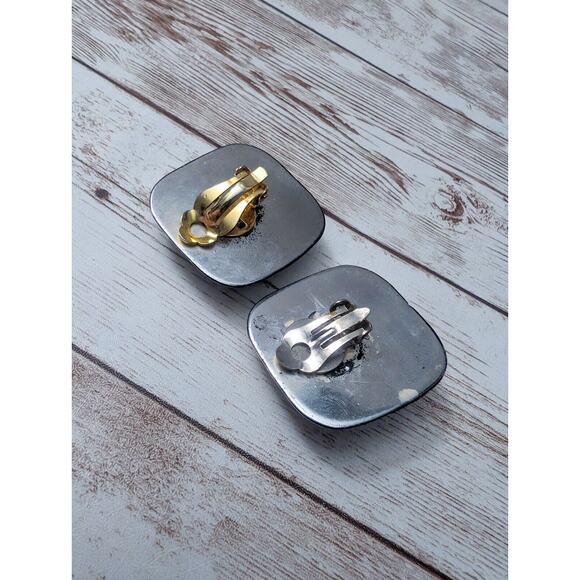 Vintage Clip On Earrings - Brown Caramel Tones 1 & 3/8" - Fair Condition - Picture 7 of 10